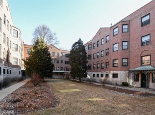 2457 Prairie Ave APT 2D, Evanston, IL 60201
