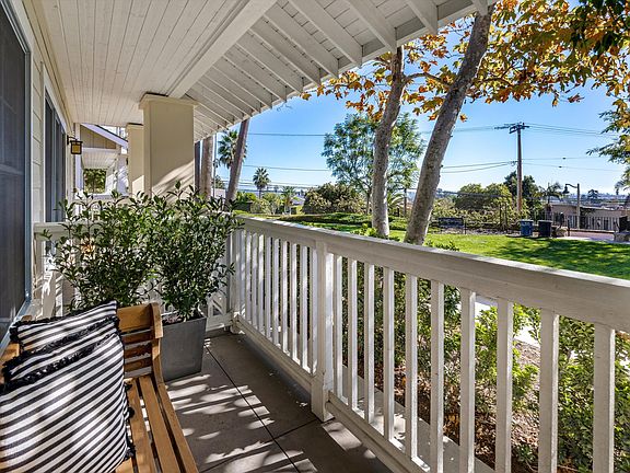 3rd image of 601 E Micheltorena St Unit 3