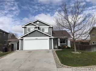 1520 Summerset Dr, Cheyenne, WY 82001