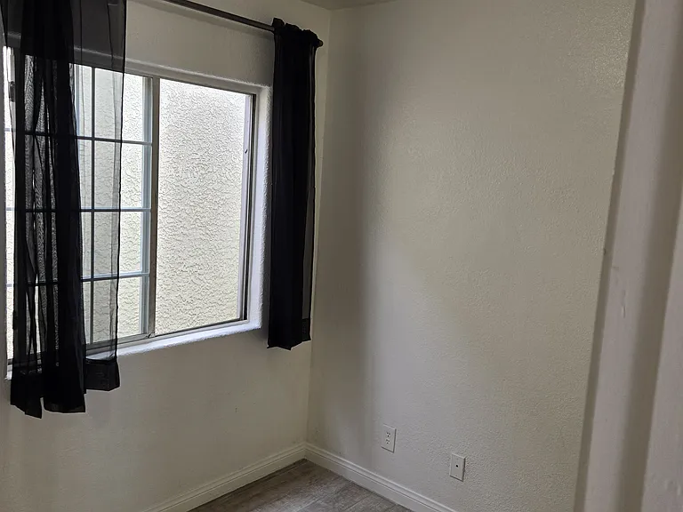 18A E 56th St #18A — Photo 17