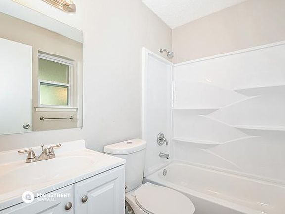 5th image of 2509 Hilldale Blvd