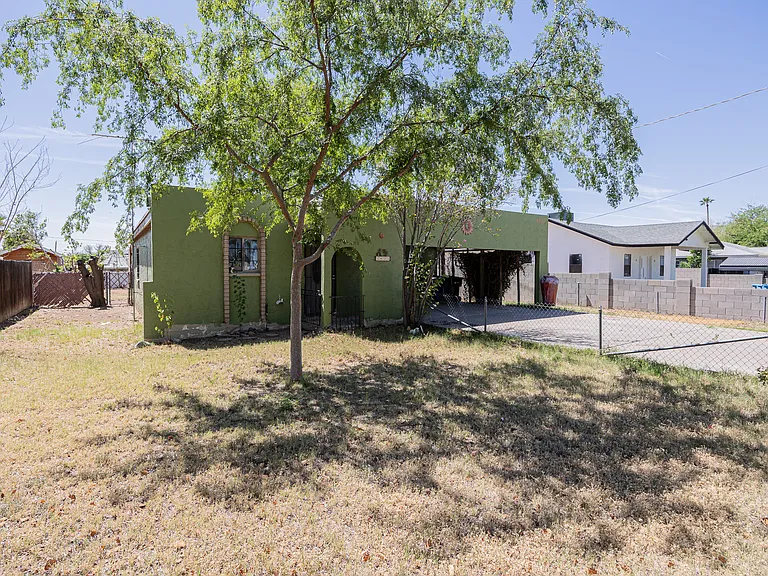 1423 E Virginia Ave — Photo 6
