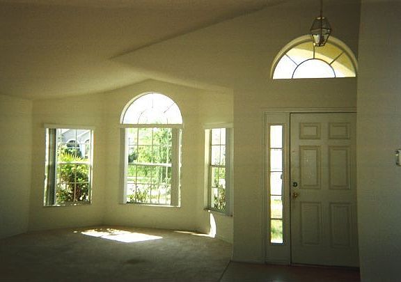 3rd image of 1240 Creekview Ct
