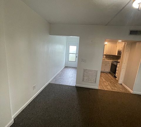 3rd image of 677 Royal Palm Blvd APT 4