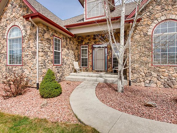 Exterior Front Entry