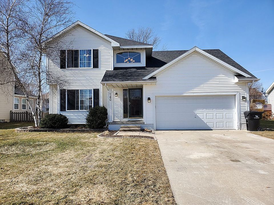 1st image of 140 SE Dogwood Ln