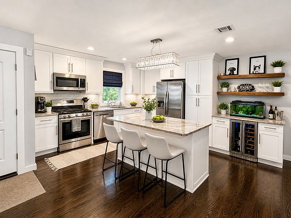 3rd image of 228 Kipp Ave #1
