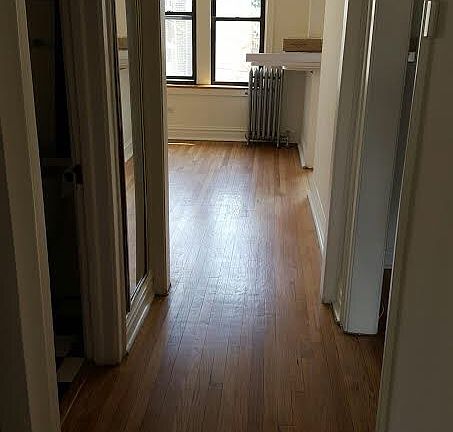 3rd image of 3551 N Whipple St