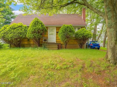 32 Lake Boulevard, Aberdeen, NJ, 07747