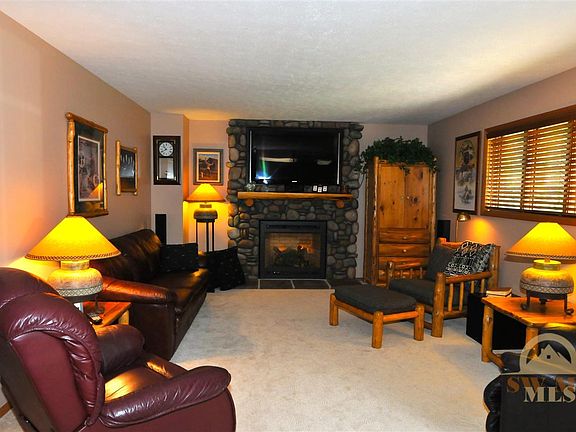 3rd image of 605 Apollinaris Ave