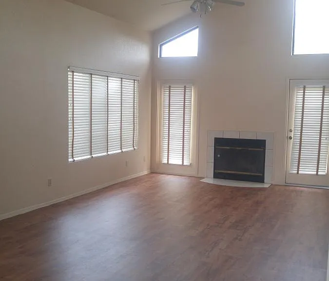 2341 W Shawnee Dr — Photo 8