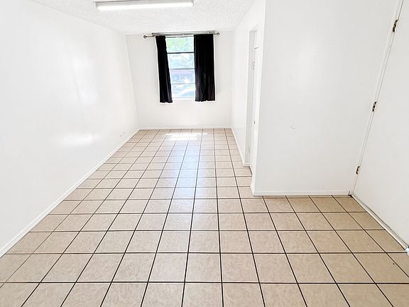 3rd image of 98-1040 Moanalua Rd #100