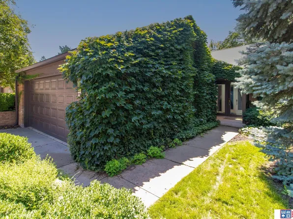 2523 Bishop Ln, Lincoln, NE 68502