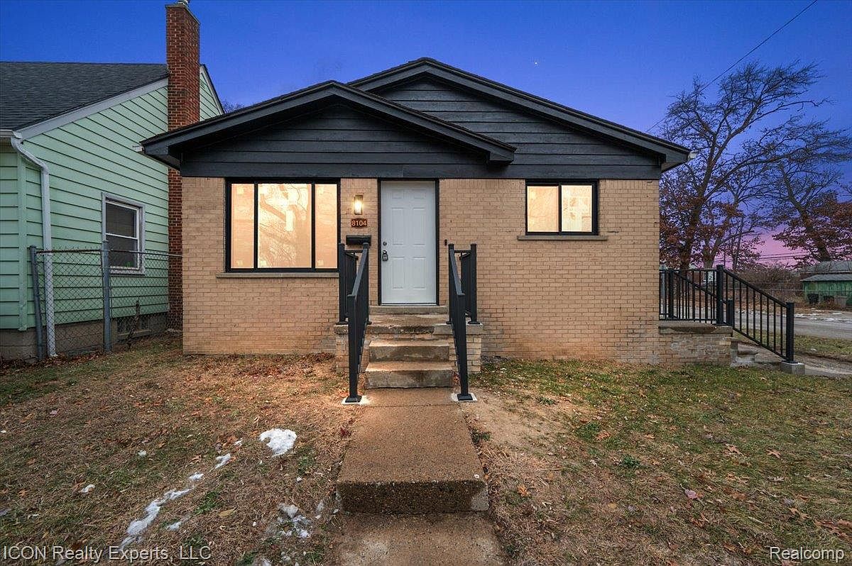 8104 Cloverdale Ave, Ferndale, MI 48220