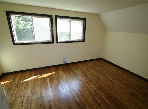 4th image of 19127 18th Ave W