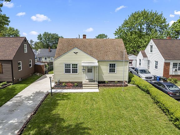 4th image of 3583 Dresden St