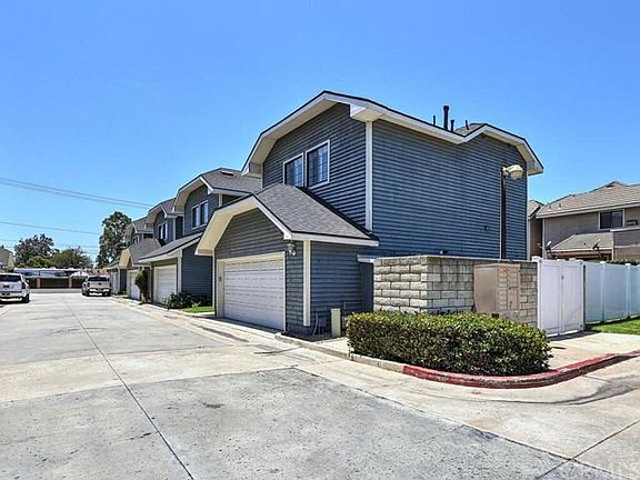 2nd image of 5557 Crescent Ave #1