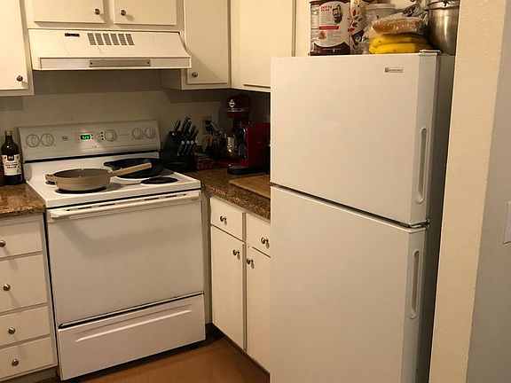 4th image of 5520 15th Ave NE APT 9
