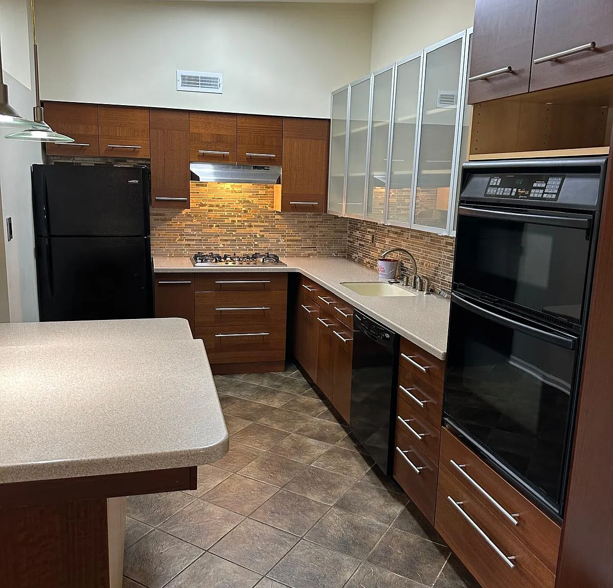 2 bed, 1022 sqft, $1,800 — Photo 2