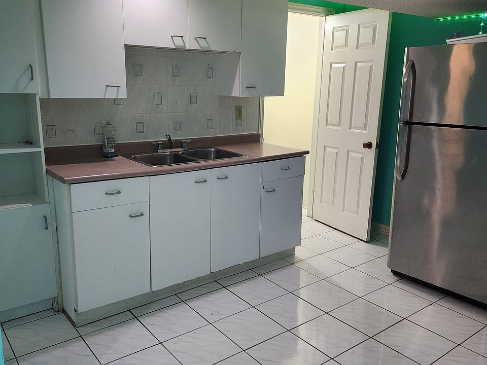1st image of 37 Trafford Cres