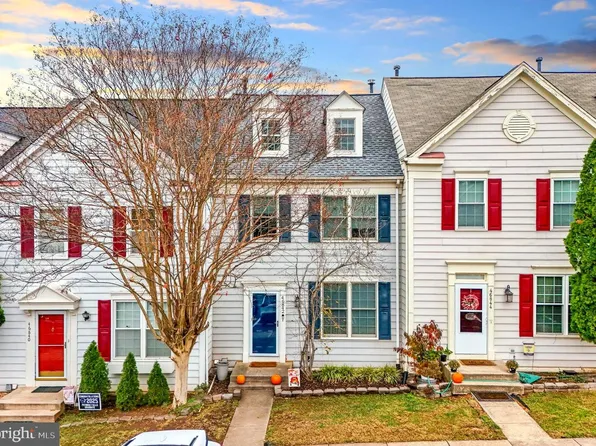 46842 Lawnes Creek Ter, Sterling, VA 20165