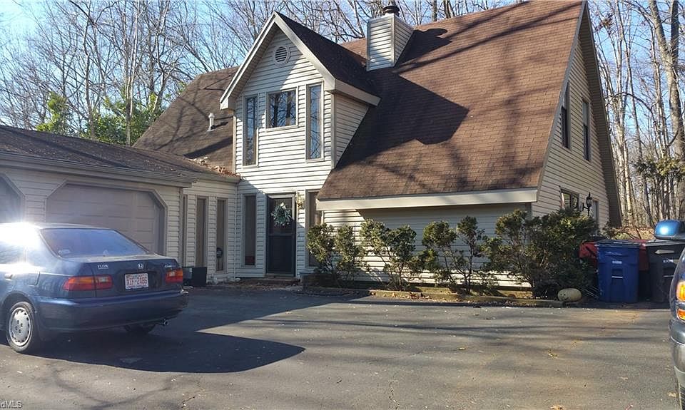 2nd image of 4836 Selwyn Dr