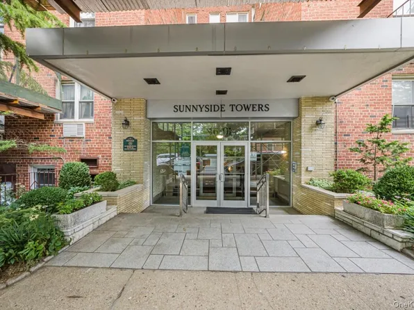 46-46 40th St #106, Sunnyside, NY 11104