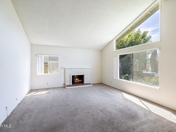 4th image of 294 Donner Ave