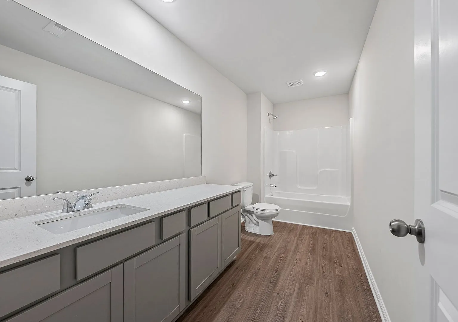 For Rent — Photo 3
