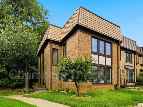 2988 Borge St, Oakton, VA 22124