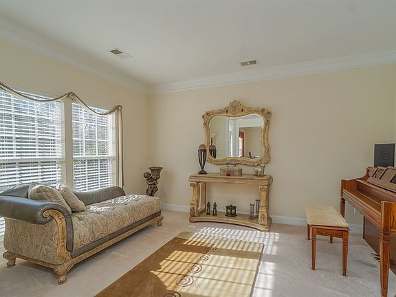 3rd image of 12 Brighthaven Ct