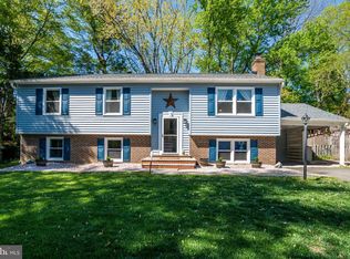 7008 Lamp Post Ln, Alexandria, VA 22306