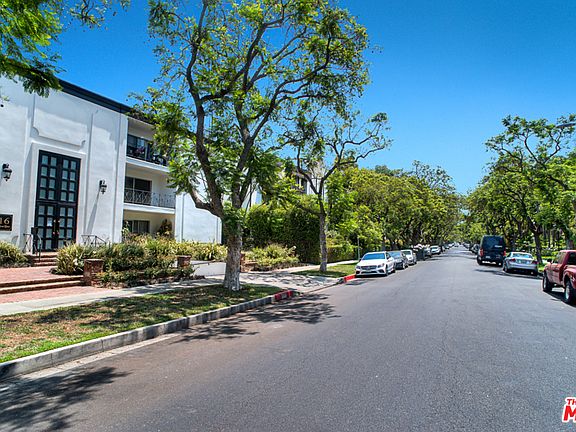 3rd image of 416 N Oakhurst Dr APT 104