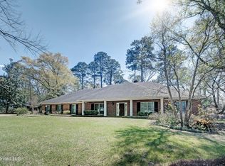 1609 Pine Ridge Pl, Jackson, MS 39211