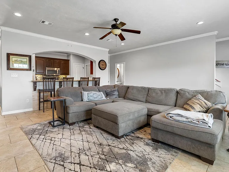 1430 Crescent Ridge Dr — Photo 15