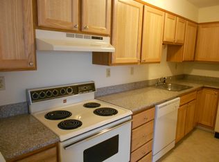 30 Rose St APT 209, Branford, CT 06405