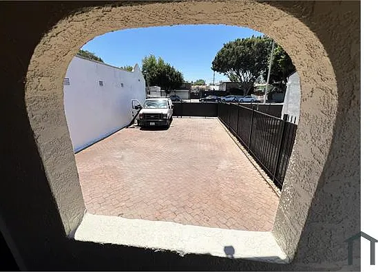 2915 W Florence Ave — Photo 3
