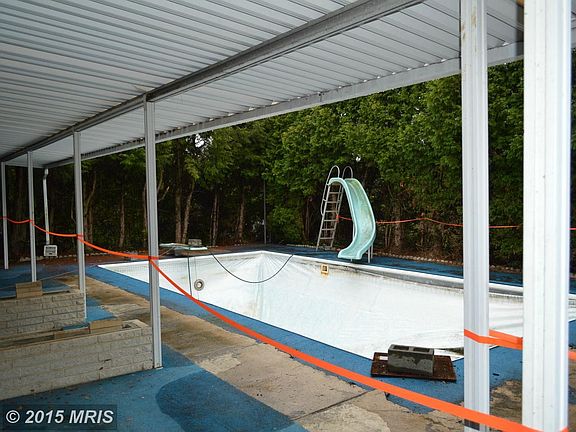 IN-GROUND POOL