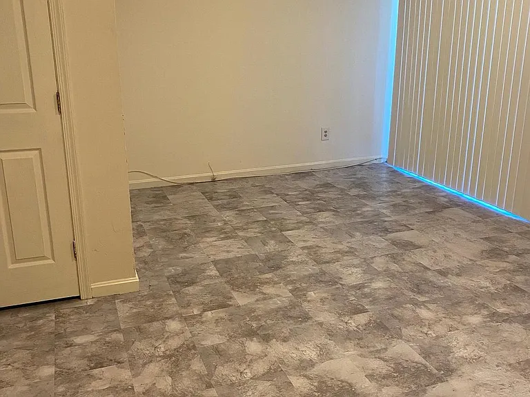 12339 Sandy Point Ct — Photo 15