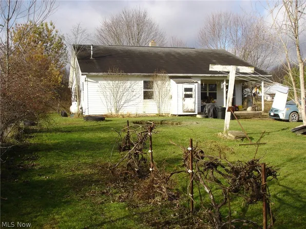 5203 Girdle Rd, West Farmington, OH 44491