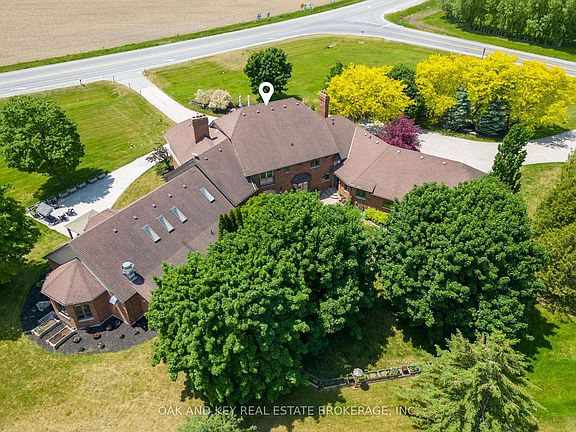 3rd image of 29830 Centre Rd