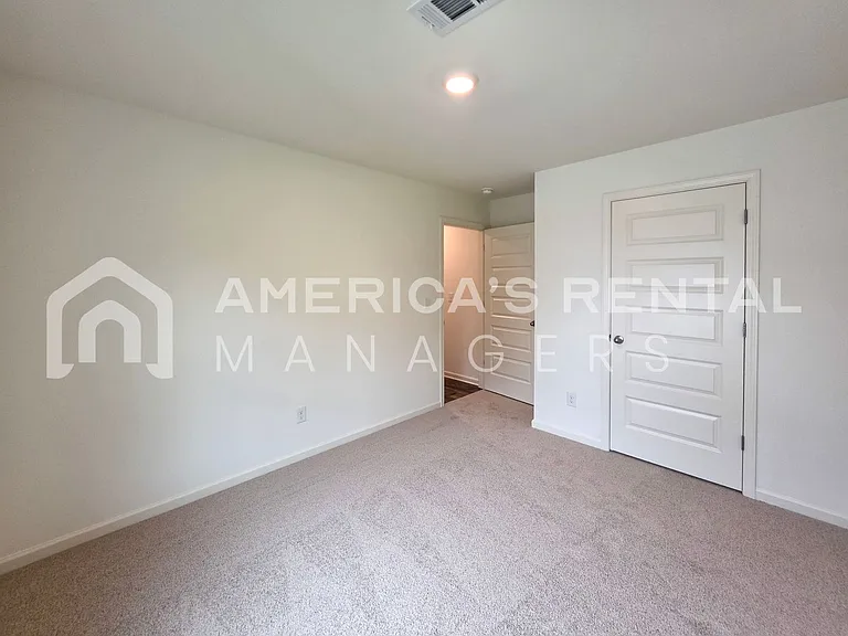 4325 Henry Rd — Photo 22