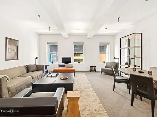 34 E 61st St, New York, NY 10065