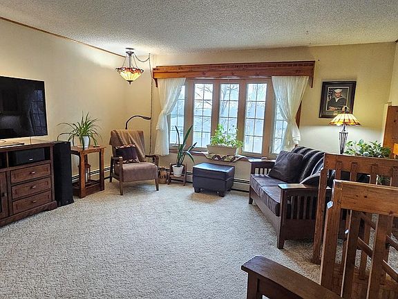 4th image of 1401 6th Ave NW