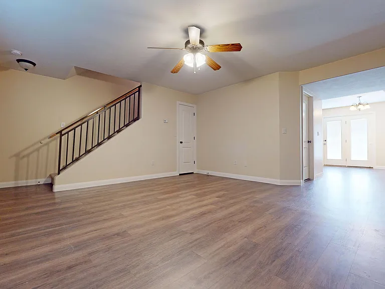 370 W 1425 N #16 — Photo 2