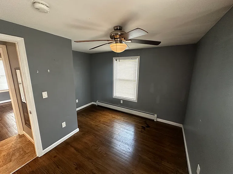84 Ambrose St — Photo 10