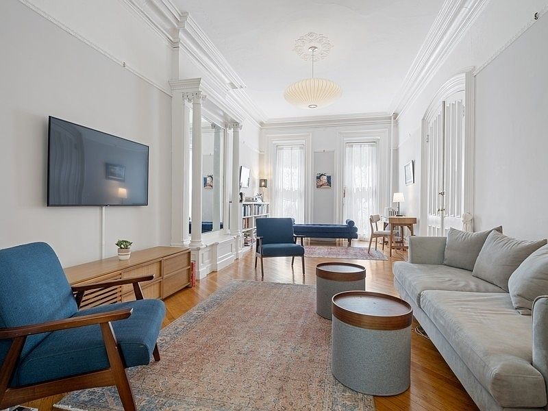 1st image of 75 Willoughby Ave #1