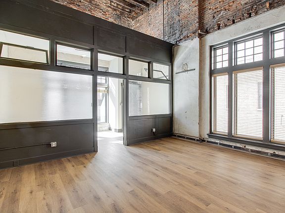 4th image of 124 Monroe Ave #206