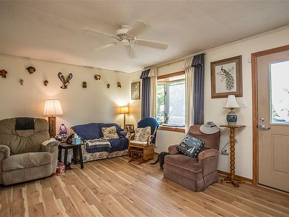 4th image of 14 Roosevelt Dr