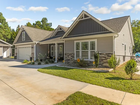 715 Bradley Dill Rd, Campobello, SC 29322